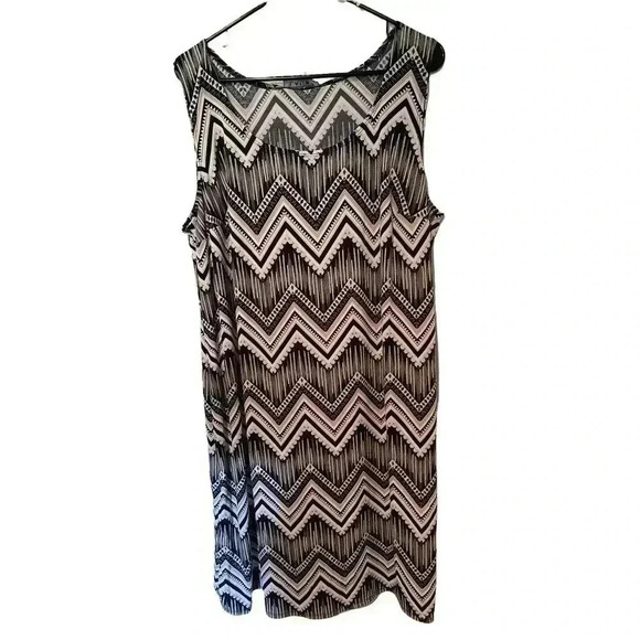 LAURA PLUS SIZE 18 DRESS BLACK AND WHITE - Picture 1 of 3